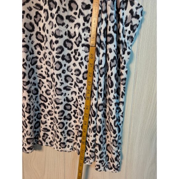 Torrid Top Womens 5 5X Black White Animal Sleeveless Tank Rayon Tank Key Hole - Picture 7 of 7